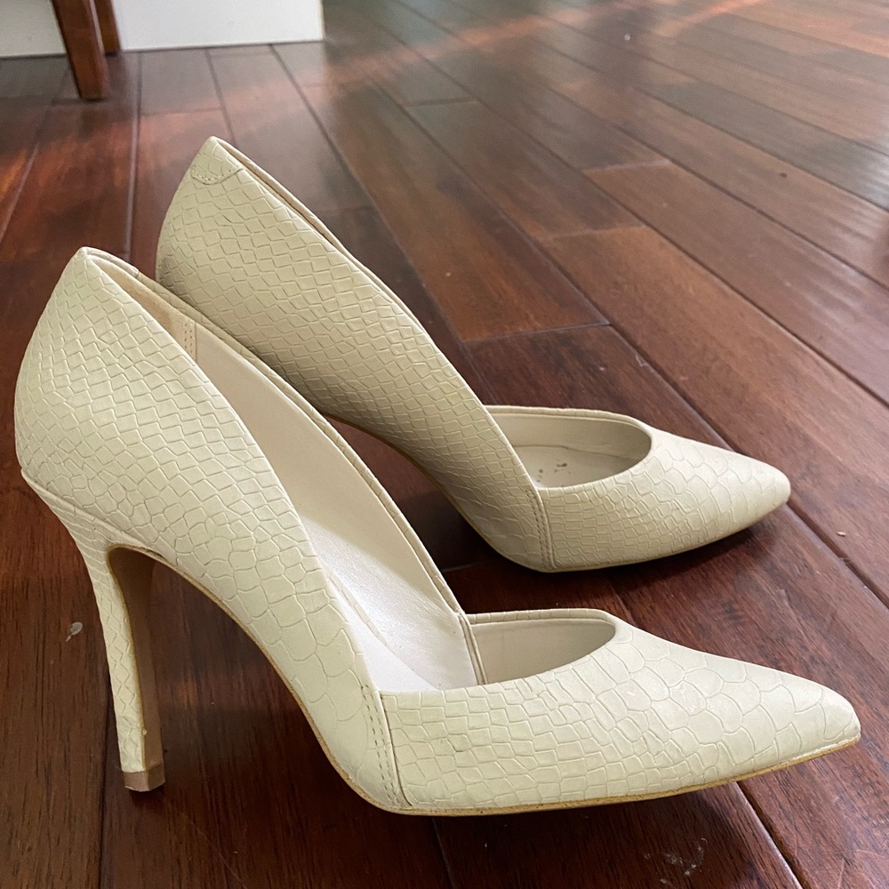 Aldo pointy toes tan heels